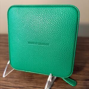Mark & Graham Jewelry Travel Case in Kelly Green